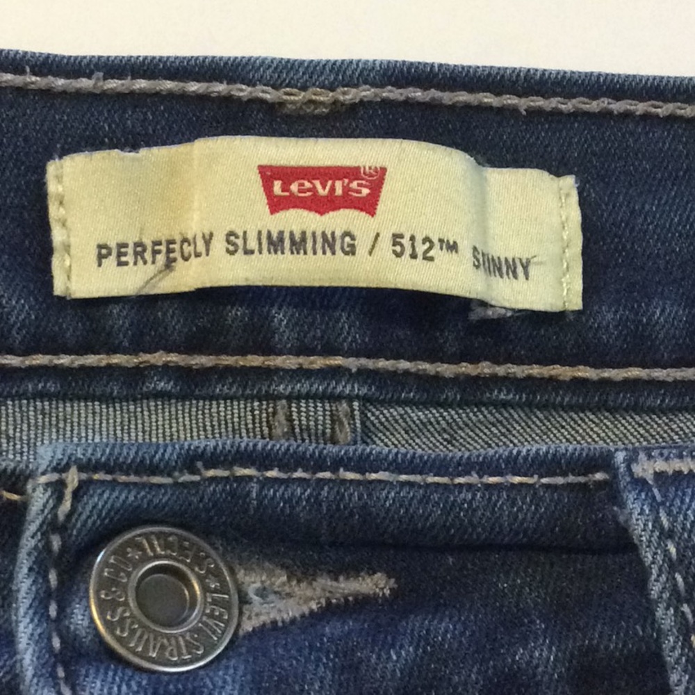 LEVI’S SLIMMING 512 SKINNY JEANS